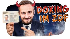 Doxing-Skandal: Jan Böhmermann vs. Rechter Influencer Clownswelt Vorschaubild des Videos "JAN BÖHMERMANN DOXXT RECHTEN INFLUENCER - Kuchen Talks #1093" vom Kanal KuchenTV: Ein Porträt von Jan Böhmermann mit ernstem Gesichtsausdruck, daneben ein stilisiertes Bild eines Smartphones mit einer Benachrichtigung über Doxxing. Im Hintergrund sind digitale Symbole und ein stilisierter Social-Media-Feed zu sehen.